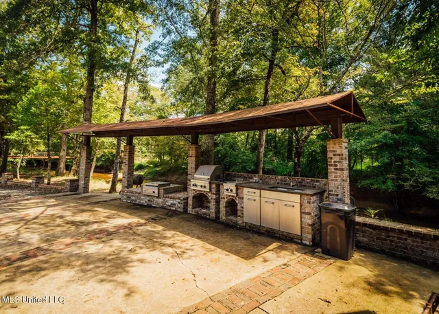 $4,780,500 | Natchez Trace Parkway, Kosciusko, MS 39090