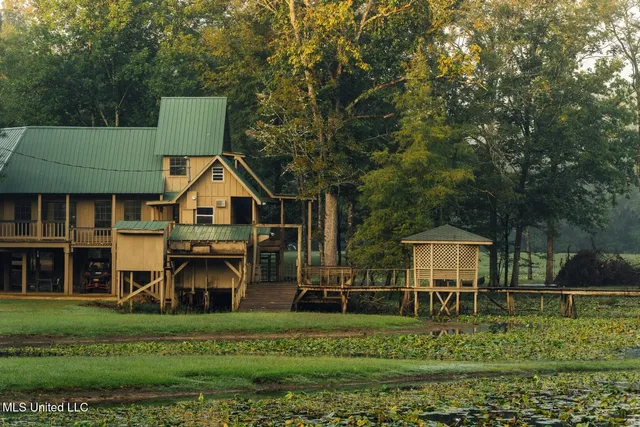 $4,780,500 | Natchez Trace Parkway, Kosciusko, MS 39090