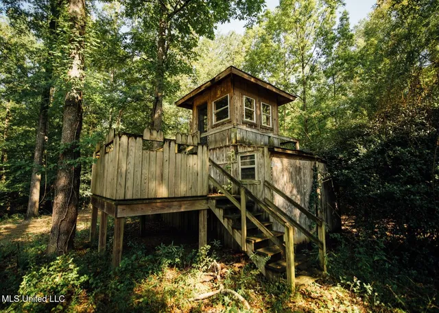 $4,780,500 | Natchez Trace Parkway, Kosciusko, MS 39090