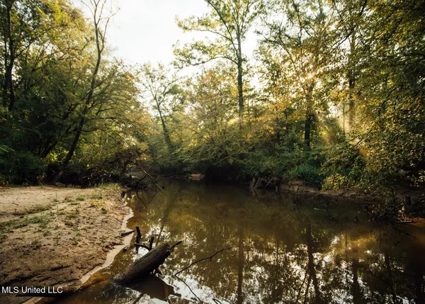 $4,780,500 | Natchez Trace Parkway, Kosciusko, MS 39090