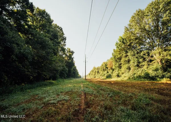 $4,780,500 | Natchez Trace Parkway, Kosciusko, MS 39090