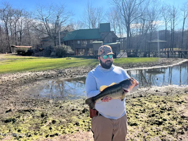 $4,780,500 | Natchez Trace Parkway, Kosciusko, MS 39090