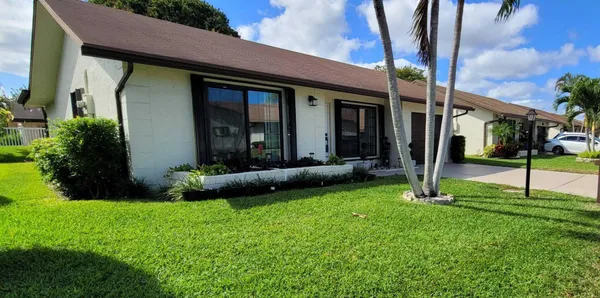 $2,300 | 6209 Olivewood Circle, Greenacres, FL 33463