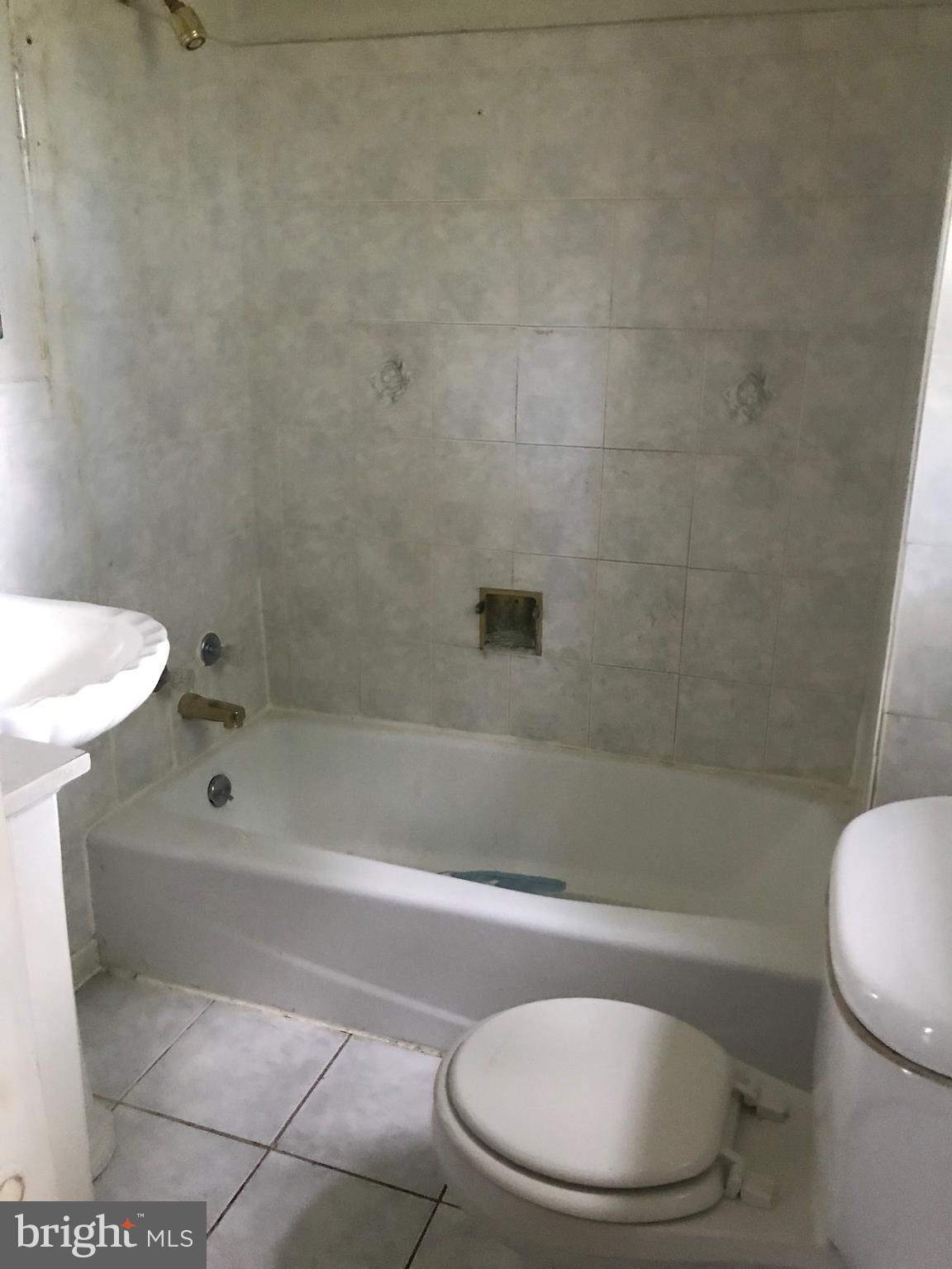 822 Chillum Road Hyattsville, MD 20783 - Photo 11 of 12 Bath