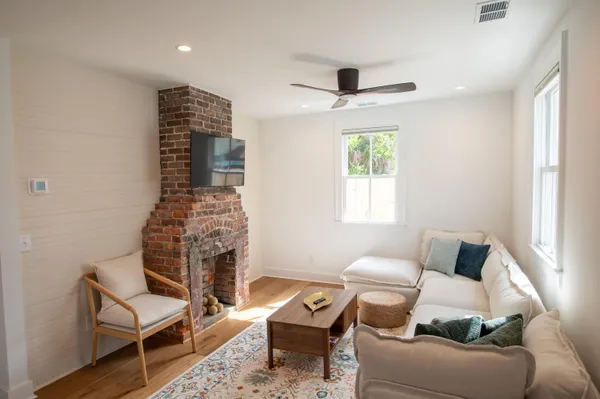 $4,500 | 81 Race Street, Charleston, SC 29403