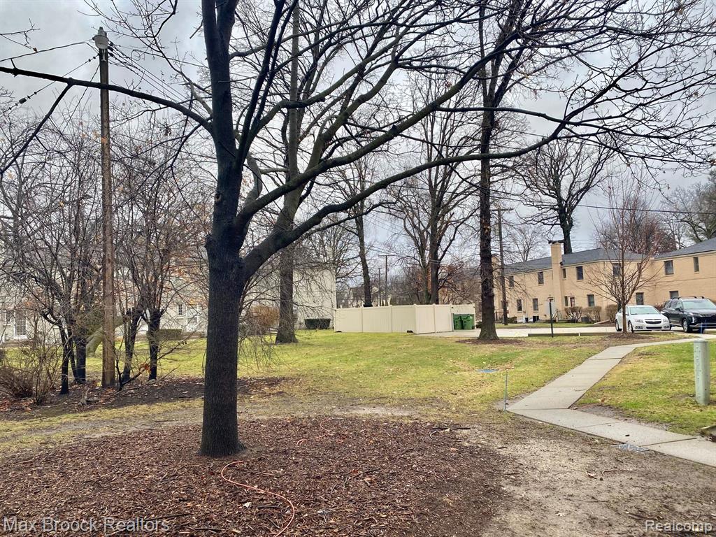 1927 Graefield Road, Unit 39 Birmingham, MI 48009 - Photo 12 of 13 Gallery Image 12