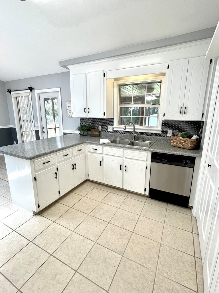 704 West Roxbury Road Dothan, AL 36305 - Photo 13 of 42