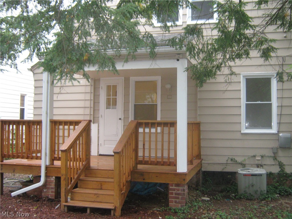 1179 Winston Road Cleveland, OH 44121 - Photo 8 of 10