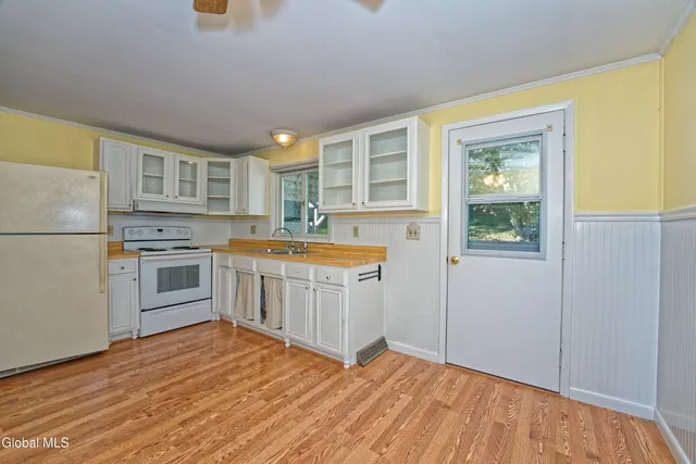 $275,000 | 18 Coronation Drive, Hudson, NY 12534