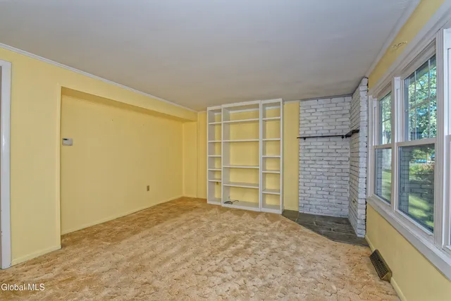 $275,000 | 18 Coronation Drive, Hudson, NY 12534