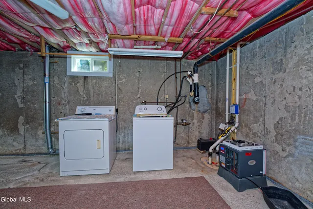 $275,000 | 18 Coronation Drive, Hudson, NY 12534