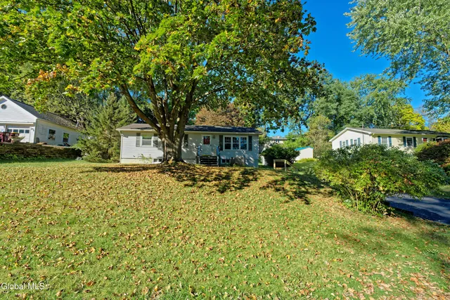 $275,000 | 18 Coronation Drive, Hudson, NY 12534