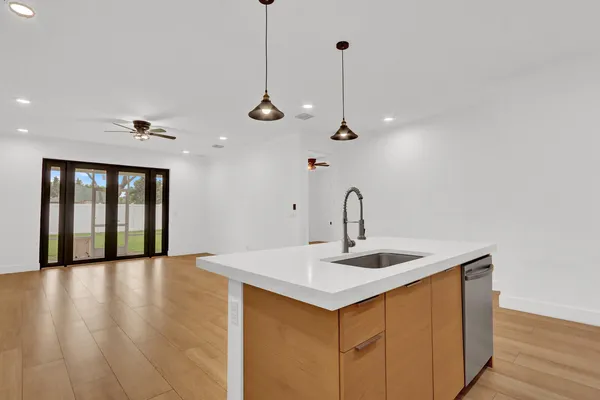 $4,000 | 6810 Church Street, Jupiter, FL 33458