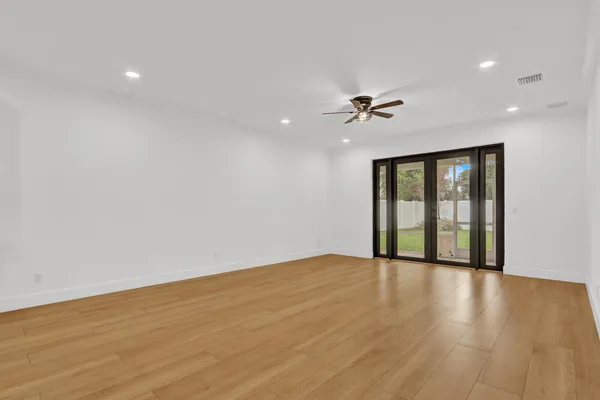 $4,000 | 6810 Church Street, Jupiter, FL 33458