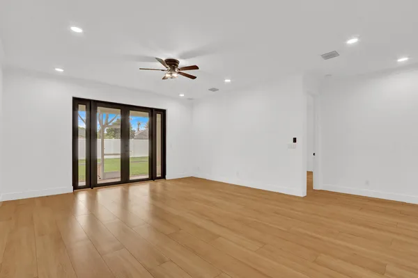 $4,000 | 6810 Church Street, Jupiter, FL 33458