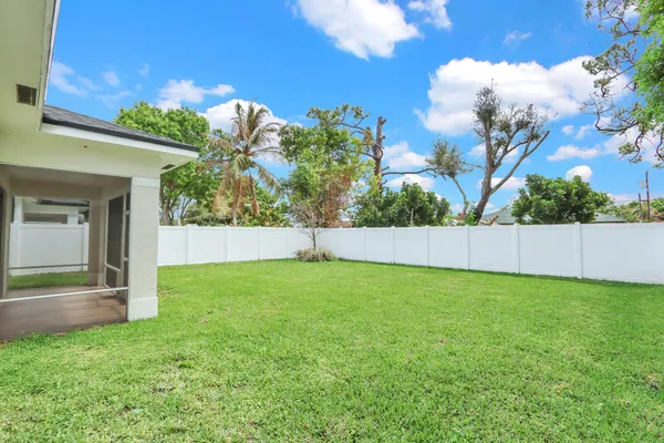 $4,000 | 6810 Church Street, Jupiter, FL 33458