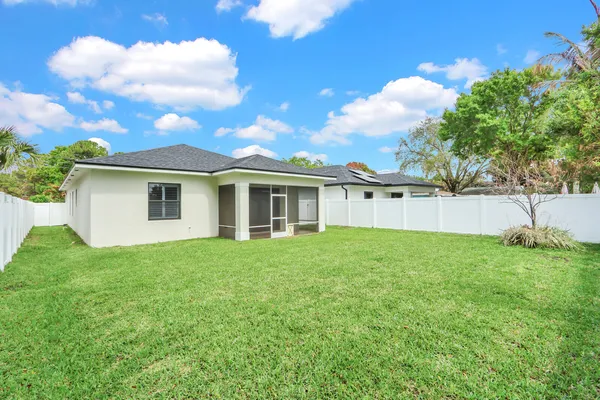 $4,000 | 6810 Church Street, Jupiter, FL 33458