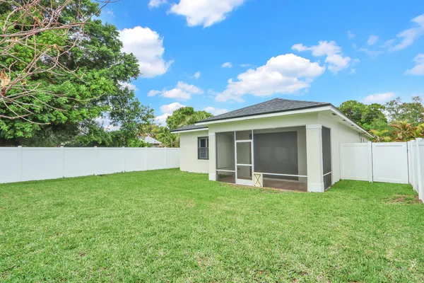 $4,000 | 6810 Church Street, Jupiter, FL 33458