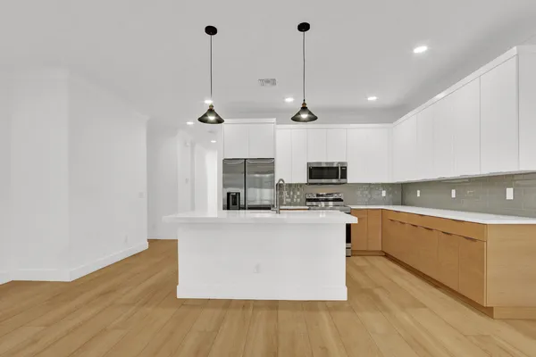 $4,000 | 6810 Church Street, Jupiter, FL 33458