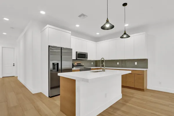 $4,000 | 6810 Church Street, Jupiter, FL 33458