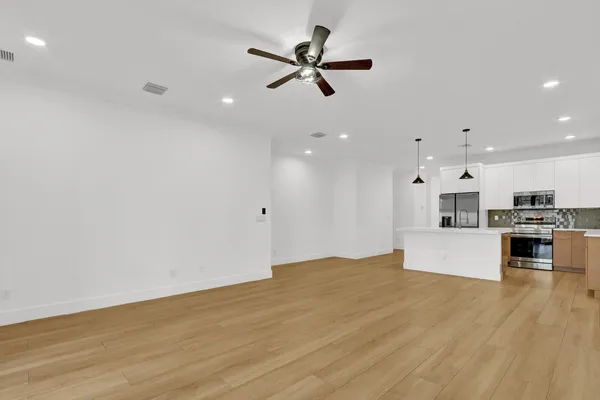 $4,000 | 6810 Church Street, Jupiter, FL 33458