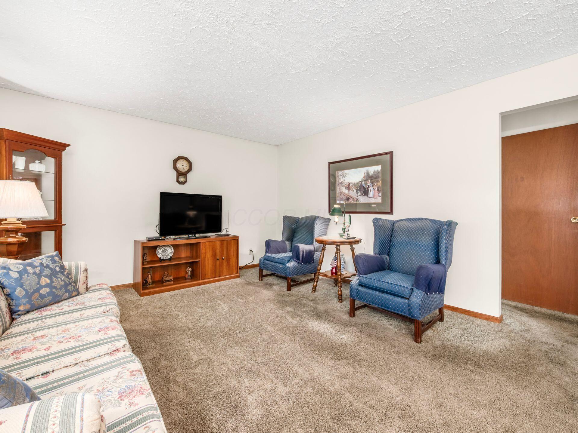6464 Karl Road Columbus, OH 43229 - Photo 9 of 43 010_f0492c_N 6464 Karl Rd 012