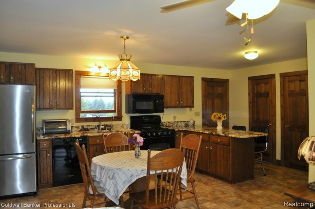 13247 Lone Tree Road Hartland, MI 48353 - Photo 12 of 70 _DSC0382.jpg