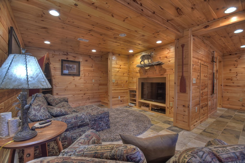 186 Lakeview Drive Blue Ridge, GA 30513 - Photo 12 of 44