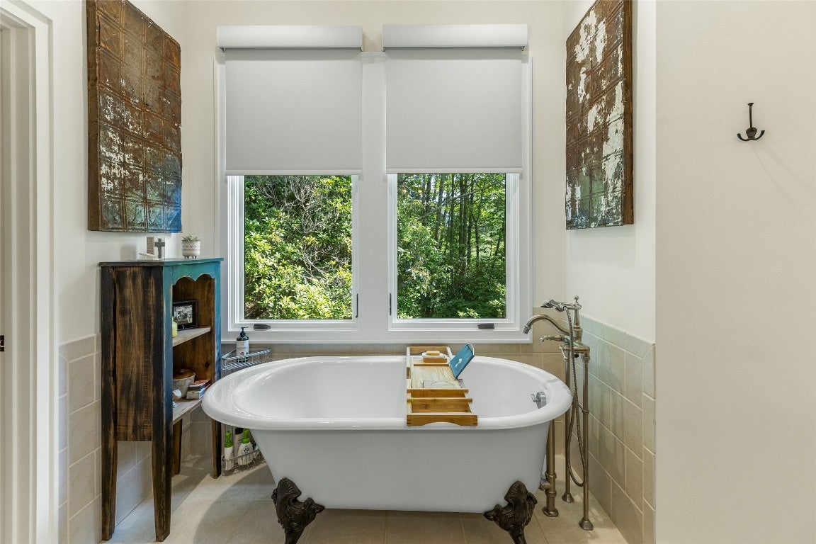 340 East Ridge Road Cashiers, NC 28717 - Photo 23 of 70 Primary bath