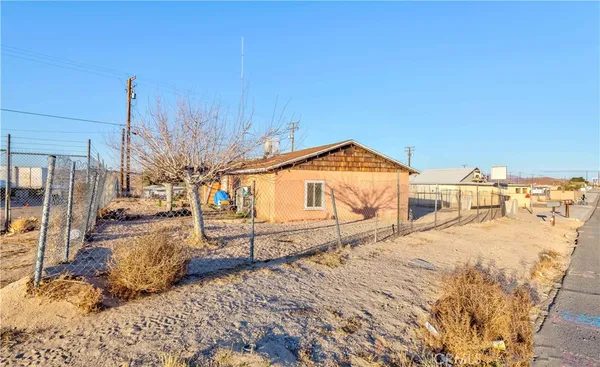 $195,000 | 2471 Main Street, Barstow, CA 92311
