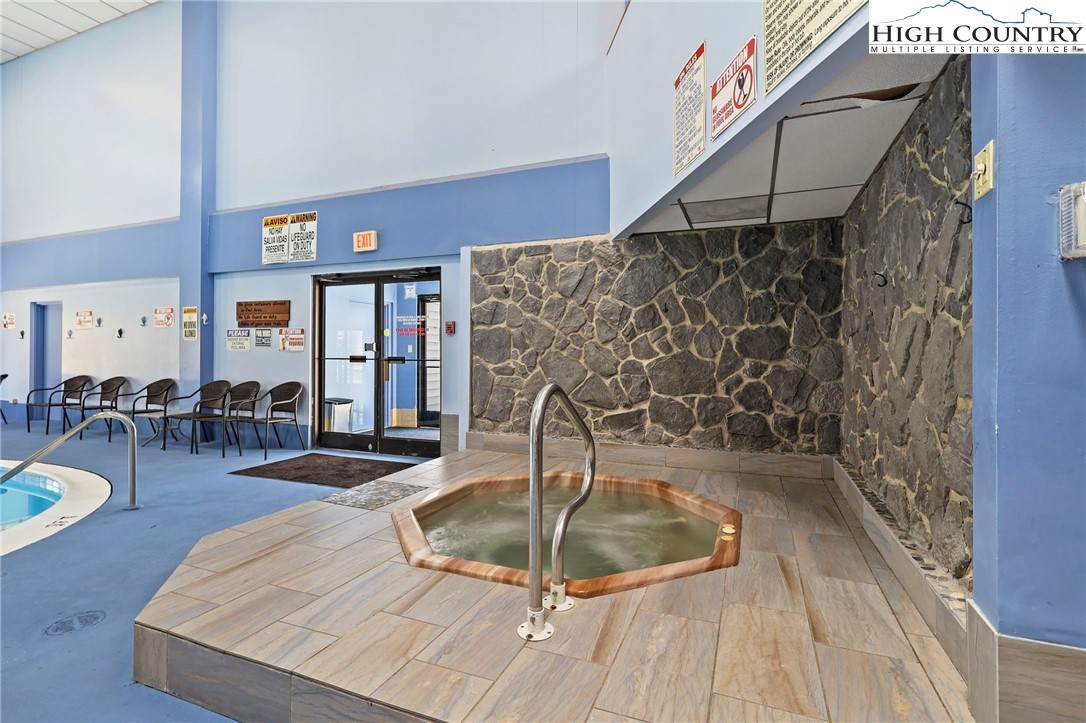 301 Pinnacle Inn Road, Unit 3305 Beech Mountain, NC 28604 - Photo 23 of 29 a view of entryway and hall