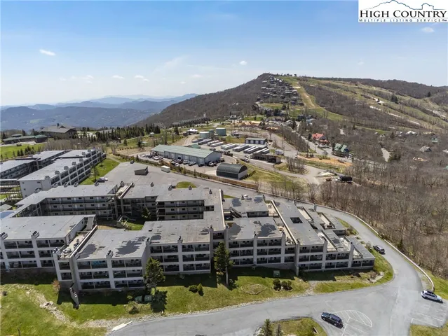 $220,000 | 301 Pinnacle Inn Road, Unit 3305, Beech Mountain, NC 28604