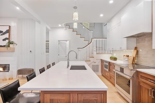 $2,695,000 | 65 Francis Street, Unit A, Brookline, MA 02446