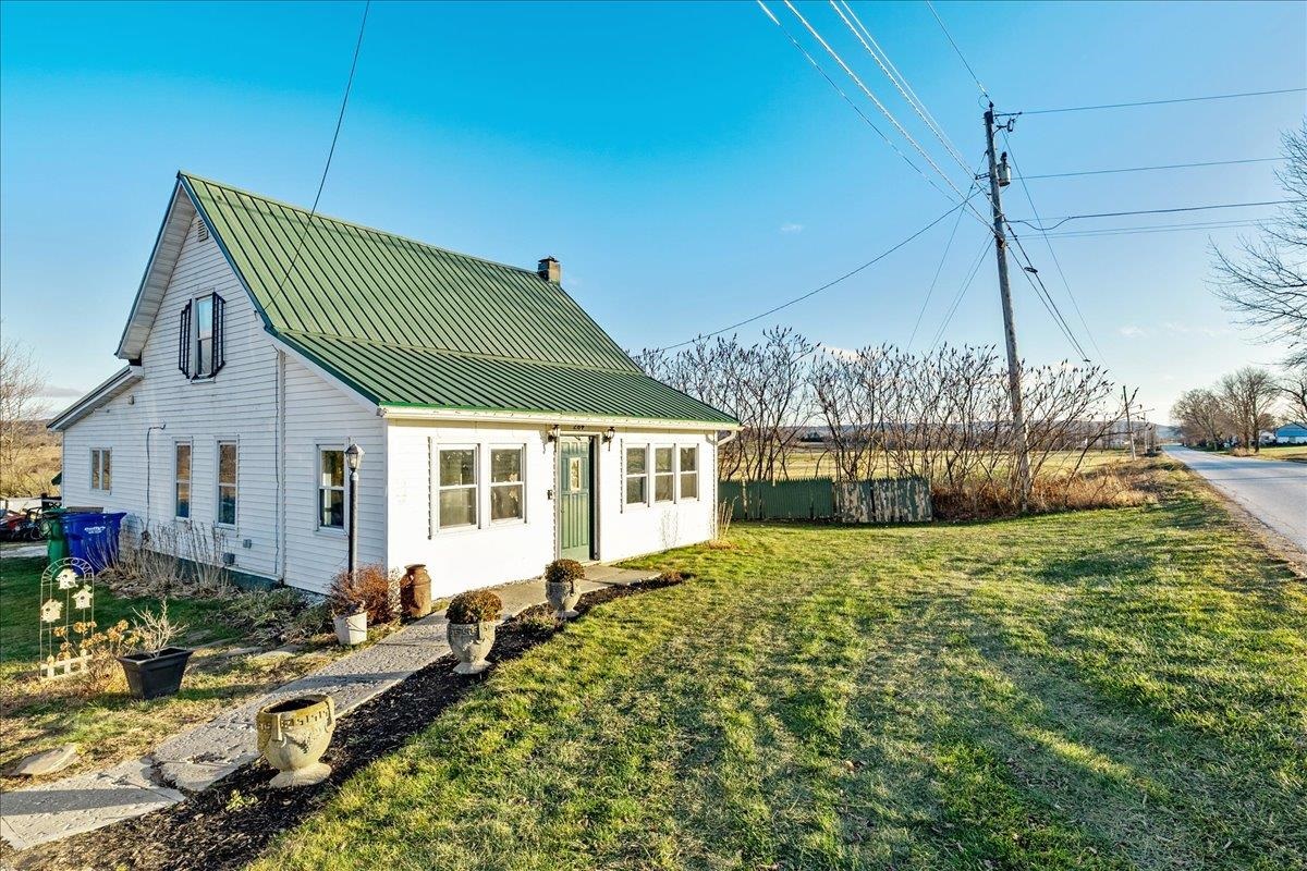 284 Cook Road Sheldon, VT 05483 - Photo 2 of 37