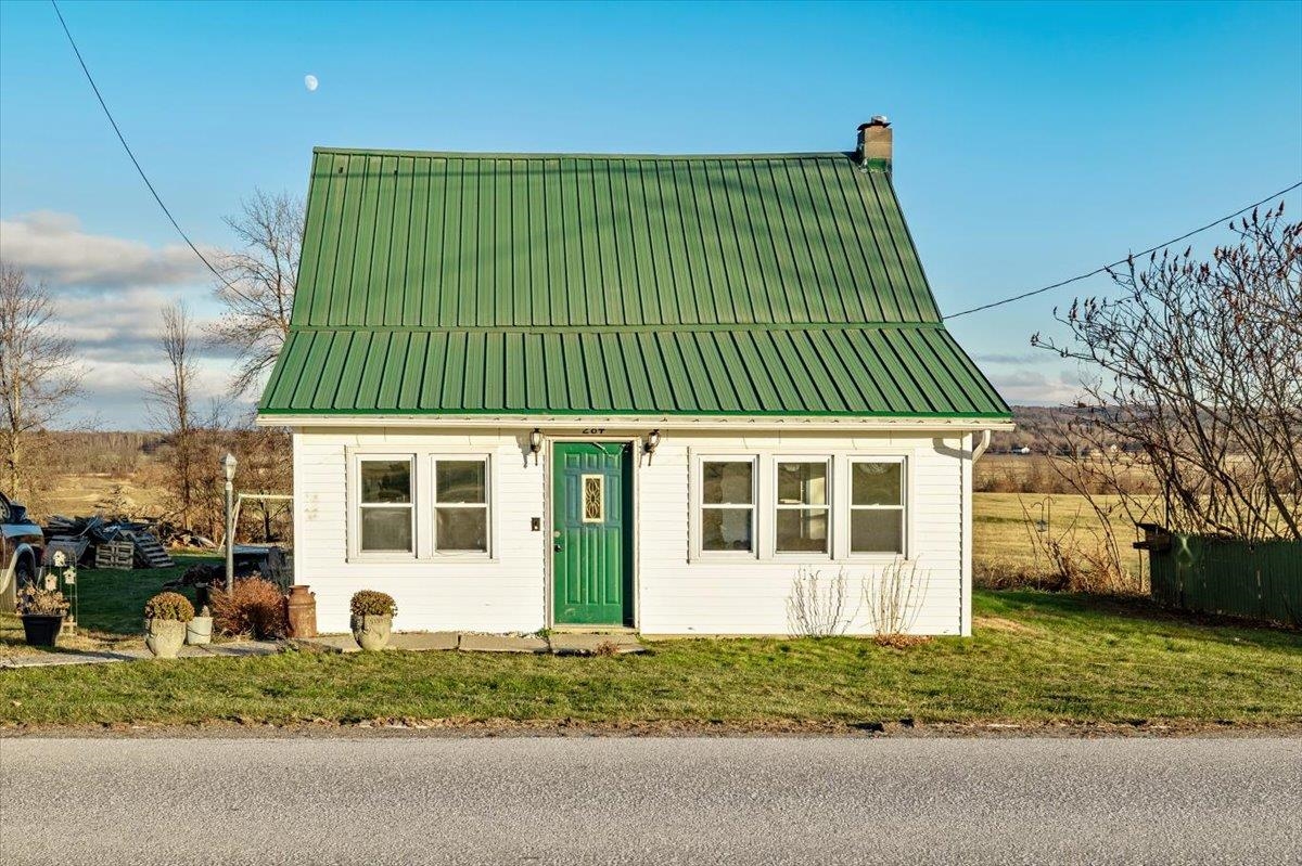 284 Cook Road Sheldon, VT 05483 - Photo 3 of 37