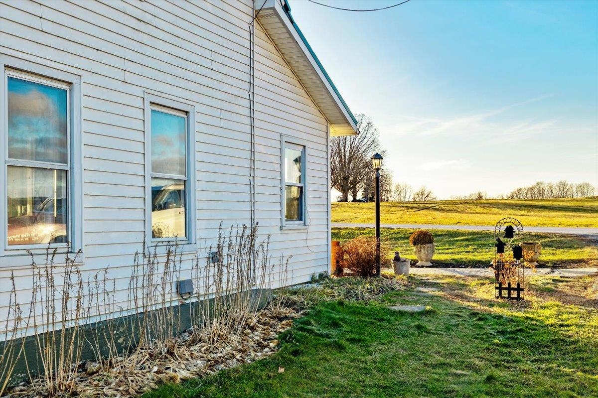 284 Cook Road Sheldon, VT 05483 - Photo 5 of 37