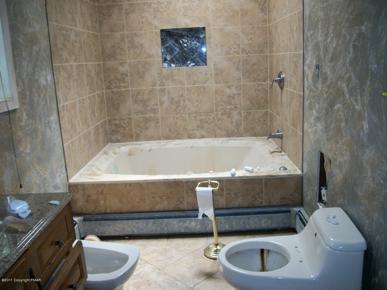 14-15 Pipher Road Bushkill, PA 18324 - Photo 9 of 9 HALL BATHROOM SECOND FLOOR
