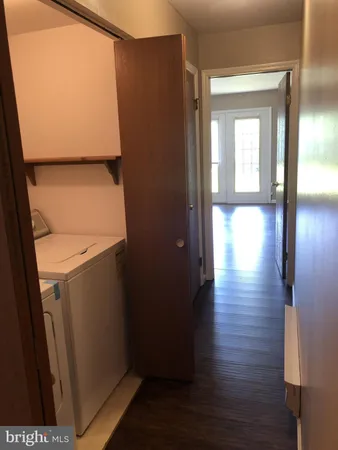 a view of utility room