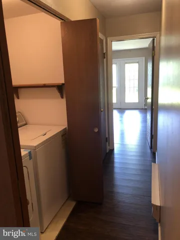 a view of utility room