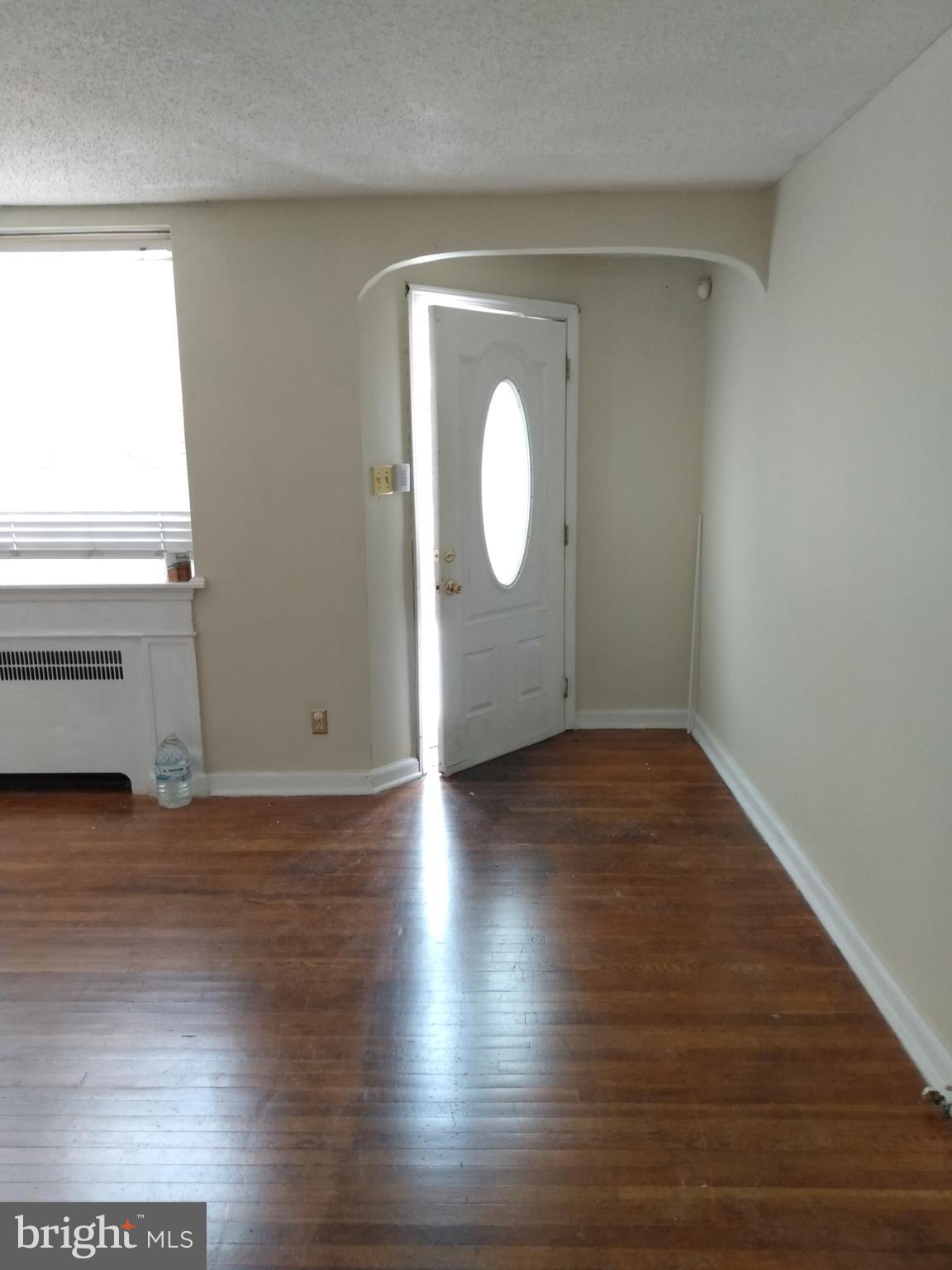 134 Richfield Road Upper Darby, PA 19082 - Photo 3 of 11 living room
