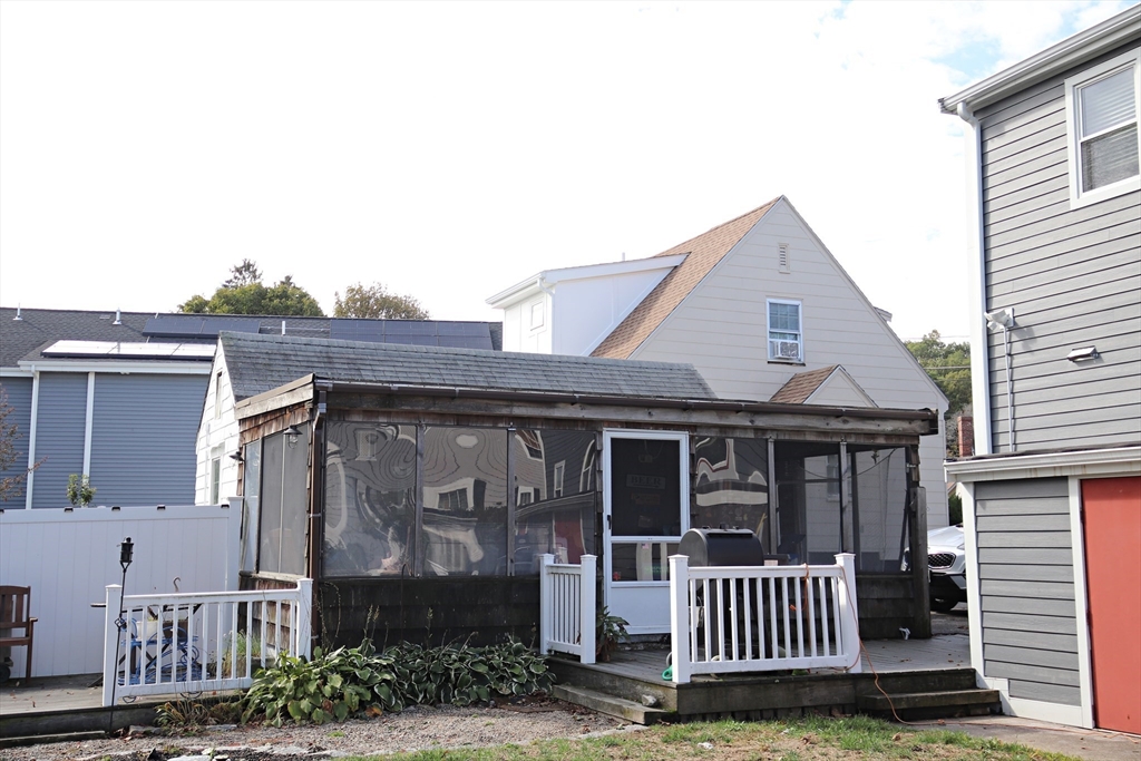 18 Nason Road Saugus, MA 01906 - Photo 27 of 31 front view of a house