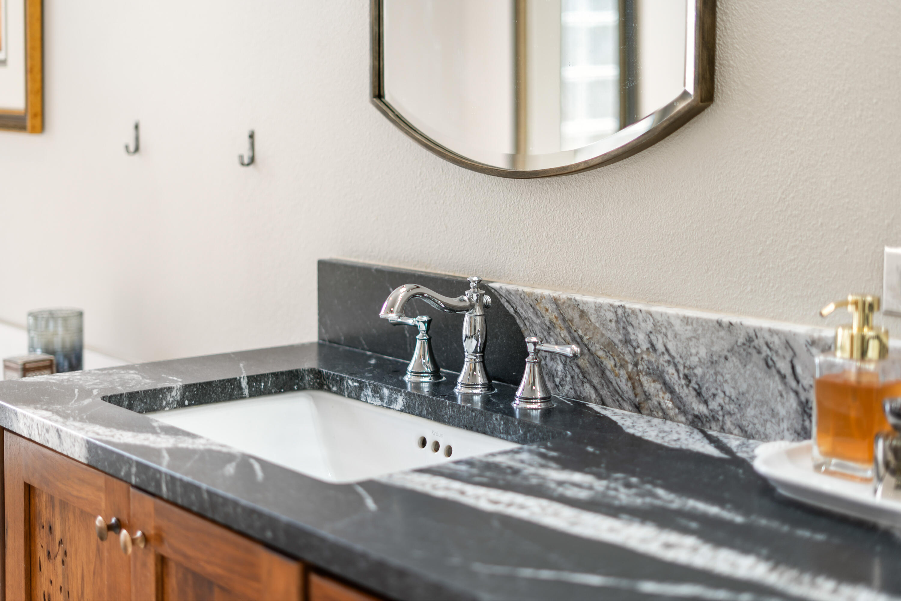 1302 Highland View Loop Redmond, OR 97756 - Photo 20 of 53 Dual vanities.