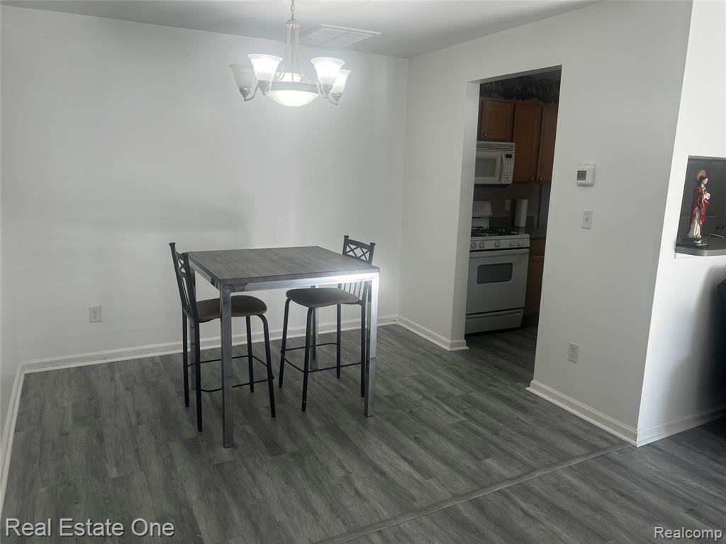 20656 Dunham Road Clinton Township, MI 48038 - Photo 16 of 36