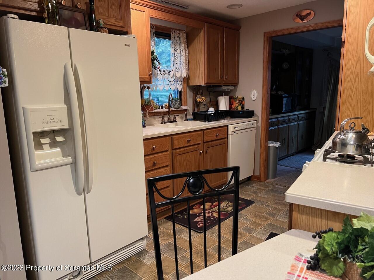 1680 Summit Lake Road Clarks Summit, PA 18411 - Photo 4 of 18 Gallery Image 4