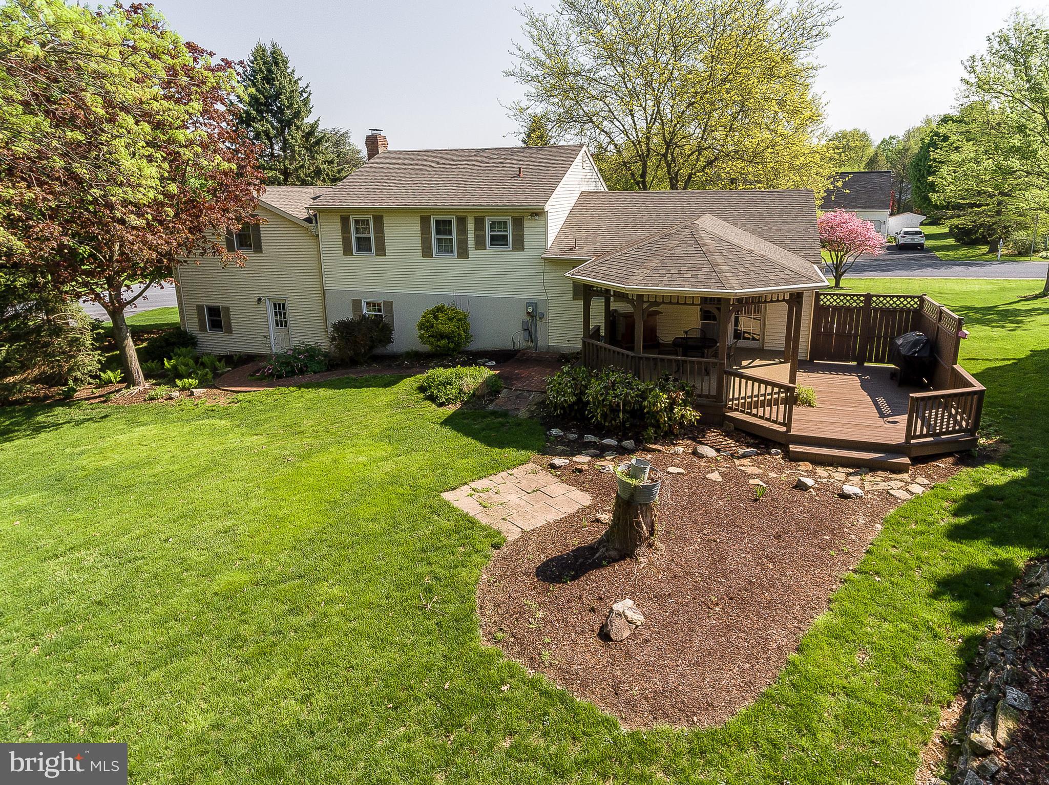 554 Crosswinds Drive Lititz, PA 17543 - Photo 2 of 28 Gallery Image 2