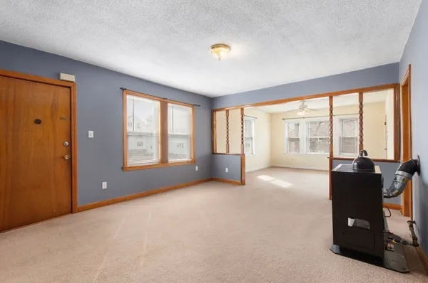 $1,800 | 344 Snell Street, Unit 2, Fall River, MA 02721