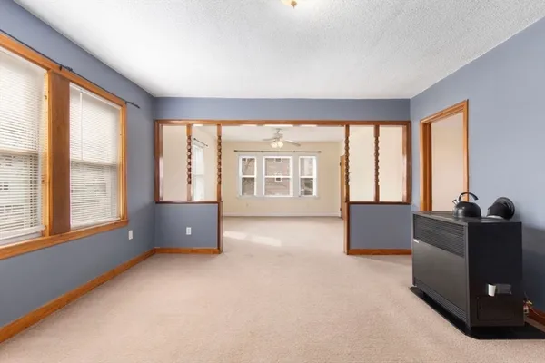 $1,800 | 344 Snell Street, Unit 2, Fall River, MA 02721