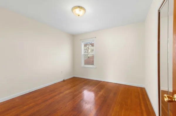 $1,800 | 344 Snell Street, Unit 2, Fall River, MA 02721