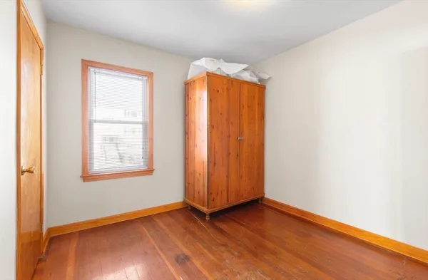 $1,800 | 344 Snell Street, Unit 2, Fall River, MA 02721