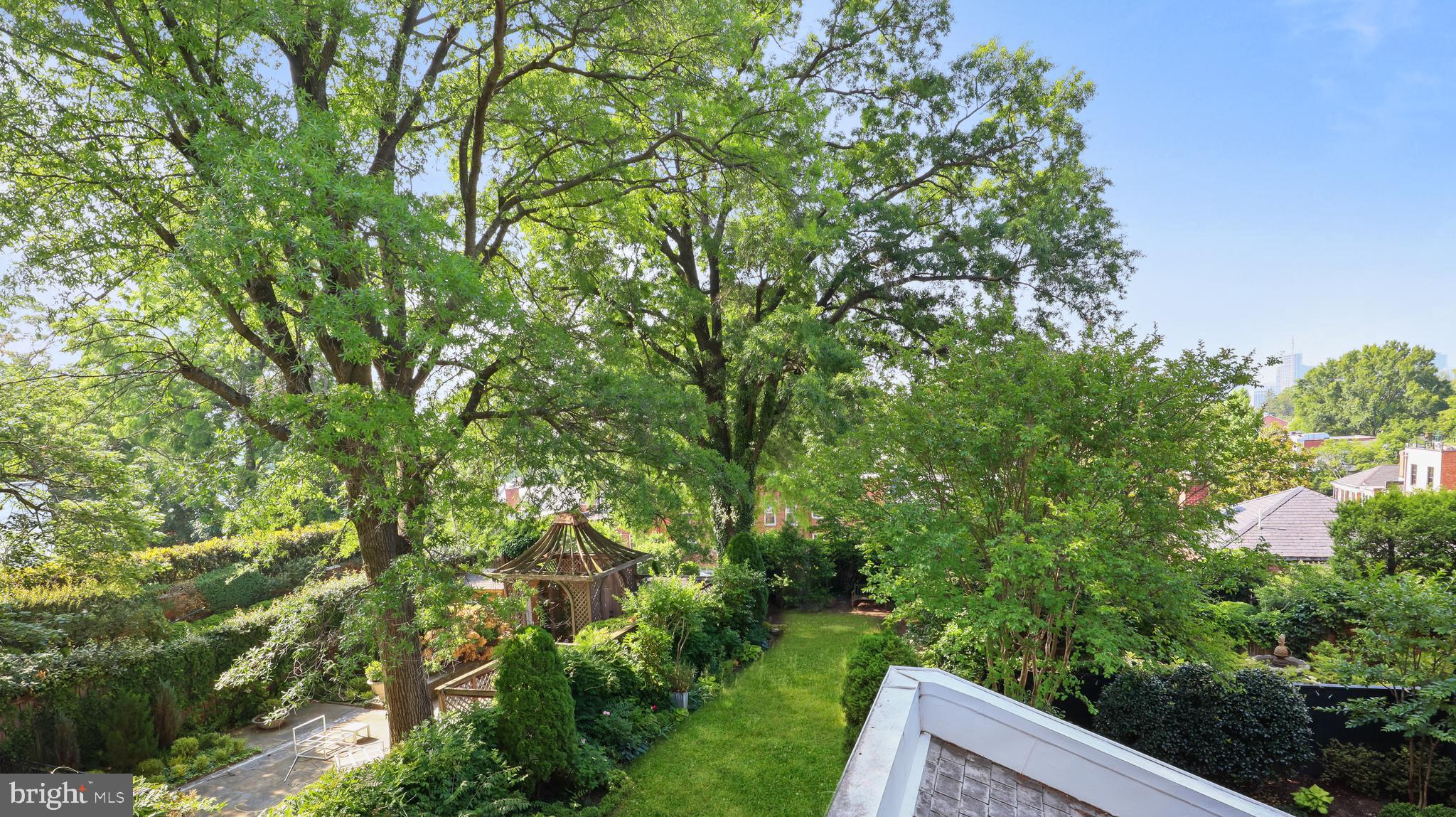 3310 R Street Northwest Washington, DC 20007 - Photo 17 of 31 Southern views of the city